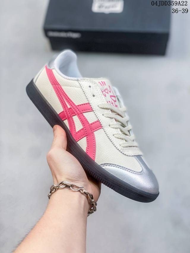 亚瑟士onitsuka Tiger Tokuten 鬼家虎 德训低帮休闲板鞋 1183C086 250 鞋款灵感来源于80年代的室内用鞋,T-Toe 前足补强设