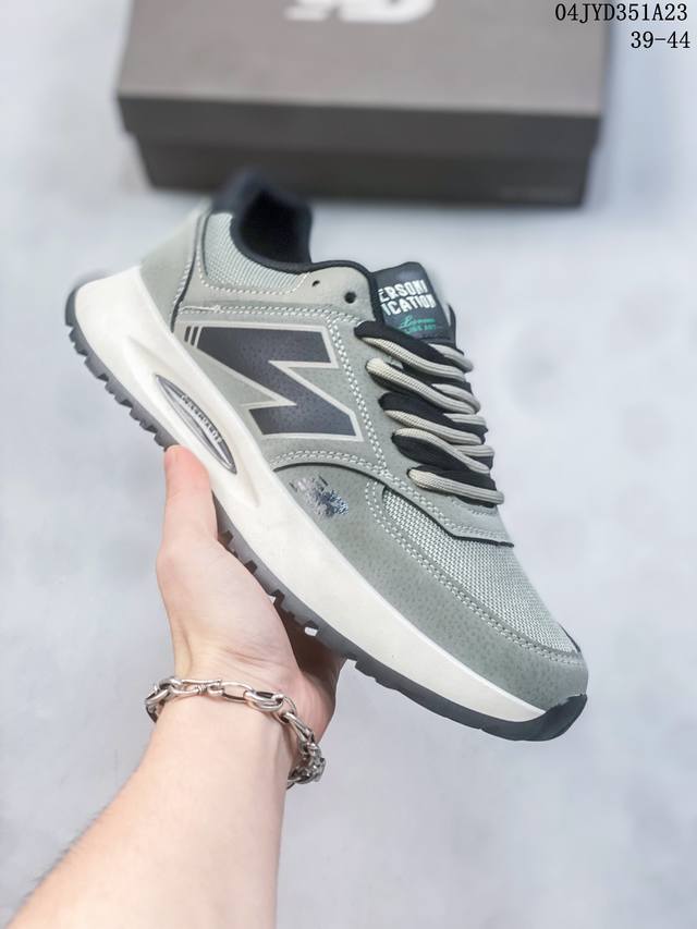 New Balance Nb系列 经典复古 休闲跑步鞋 采用台产猪巴革及透气网眼材质 原装6层组合底模精密开发 搭载全新碳素中底 后跟透明 Tpu水晶装饰条稳固