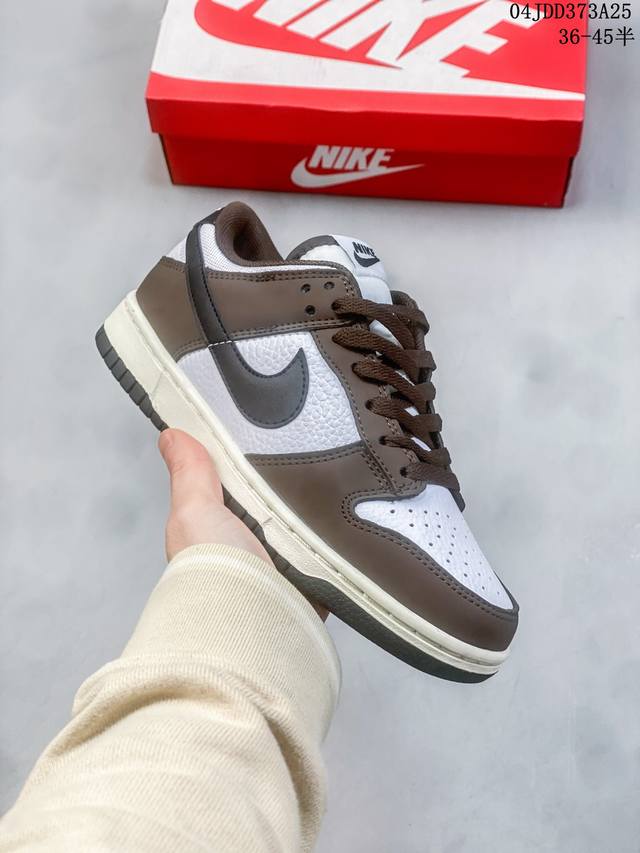 公司级带半码 耐克nike Sb Dunk Low 扣篮系列复古低帮休闲运动滑板板鞋。采用脚感柔软舒适zoomair气垫，有效吸收滑板等极限运动在落地时带来的冲