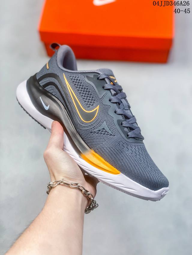 耐克nike Air Zoom Winflo 11X登月系列网透面气 训跑练步鞋 内置zoom气垫 脚回感弹感受非常直接。 尺码：39 40 40.5 41 4