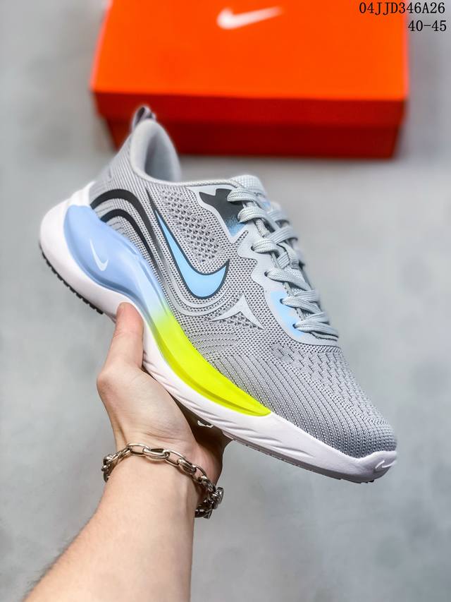 耐克nike Air Zoom Winflo 11X登月系列网透面气 训跑练步鞋 内置zoom气垫 脚回感弹感受非常直接。 尺码：39 40 40.5 41 4