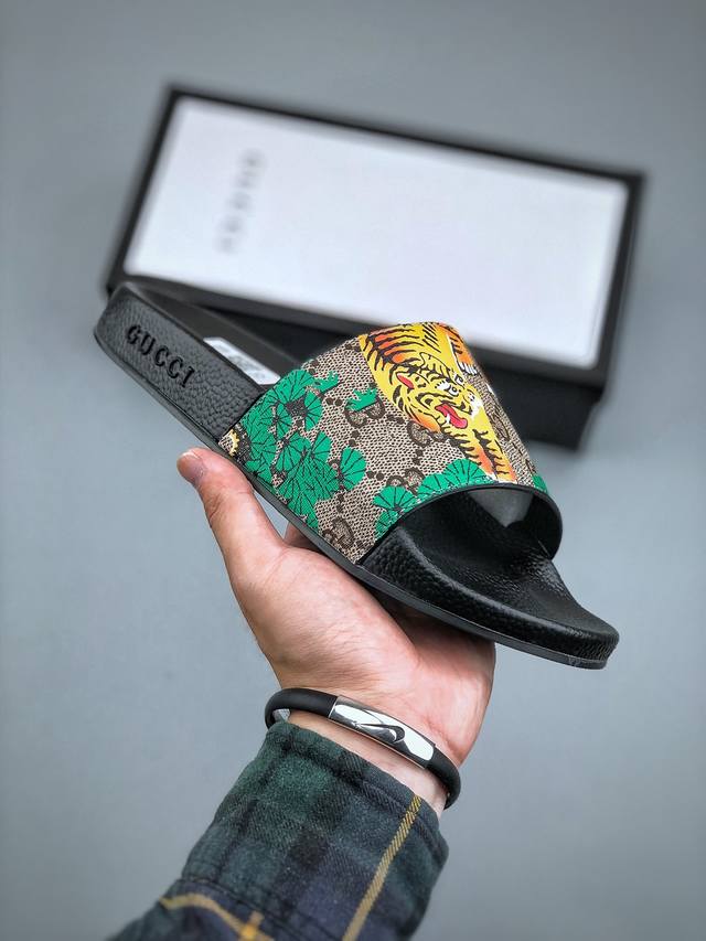 Gucci拖鞋系列 全新配色潮人必备，广东原厂！古驰 Gucci Leather Slide With Bow 沙滩皮革一字拖高奢拖鞋！ 尺码：35-45