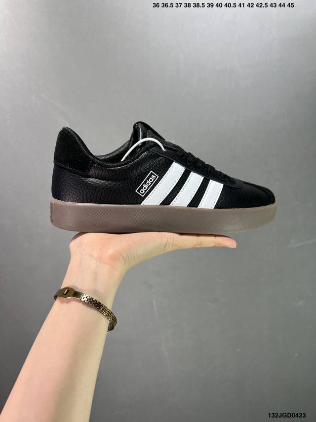 Adidas Neo Vl Court 2.0 百搭单品 绒面麂皮防滑耐磨轻便低帮板鞋 整双鞋以传统的低帮呈现的清新造型 鞋头优先头层反毛皮 包裹保证优秀质感的