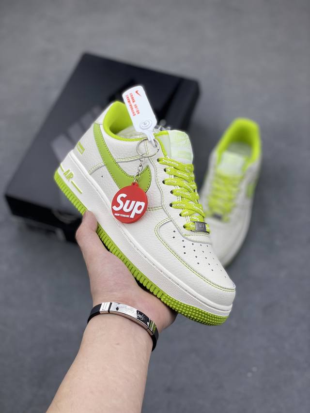 海外限量发售 公司级 Nike Air Force 1 07 Low “苹果绿”Supreme联名空军一号低帮休闲板鞋 3M反光 定制皮料 原盒原包装 原楦头原