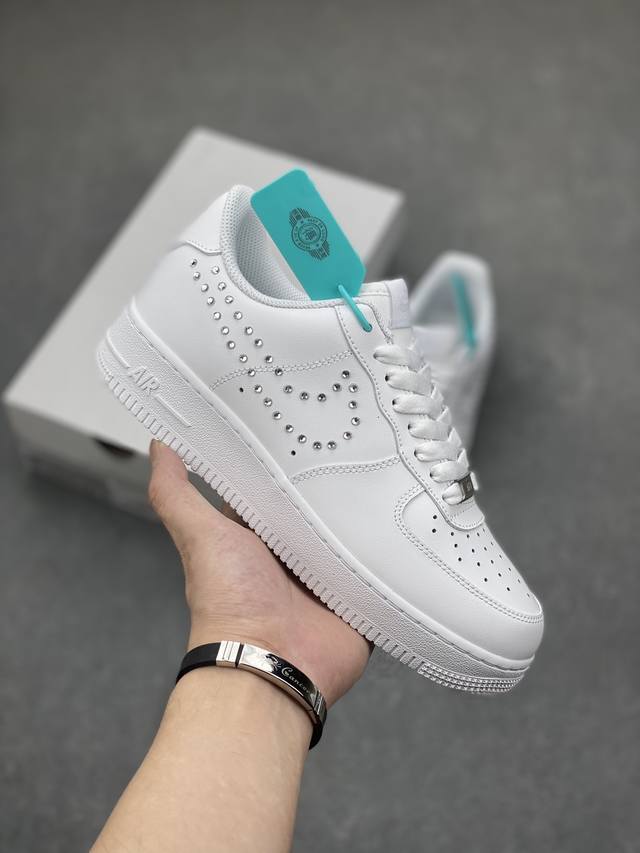 超级福利 核心特价 长期补货 Nike Air Force 1 Low 镶勾银钻 原楦头原纸板 打造纯正空军版型 专注外贸渠道 全掌内置蜂窝气垫 原盒配件 原厂