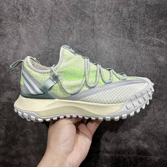 纯原版 Nk Acg Mountain Fly Low Gtx Se 复古潮流户外登山鞋防水慢跑鞋 Dj4030-001 全新来袭 该款沿袭前代高帮版型的设计传