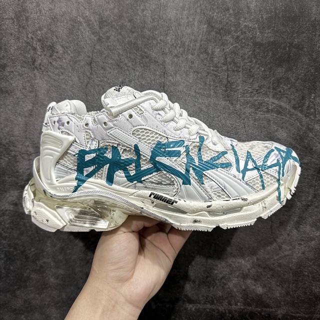 纯原ok版本 Balenciaga Runner 巴黎世家7代 破坏风 手工做旧款复古老爹鞋 白蓝涂鸦 全新外贸版本 核心配合工厂优势供应 该款是通过溢胶 做旧