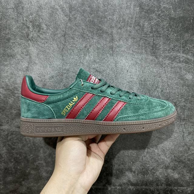 R版 Ad Originals Handball Spzl 手球运动员系列百搭休闲运动板鞋 Gx6989 这款来自阿迪达斯的这款handball Spzl前身是