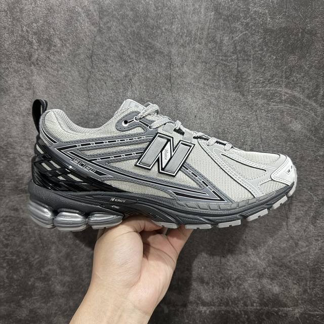 纯原版 Nb新百伦new Balance M1906R 银色 M1906Rha系列复古老爹风休闲运动慢跑鞋 采用轻质牛剖革拼接透气网眼衬垫织物鞋面材质#T-Be