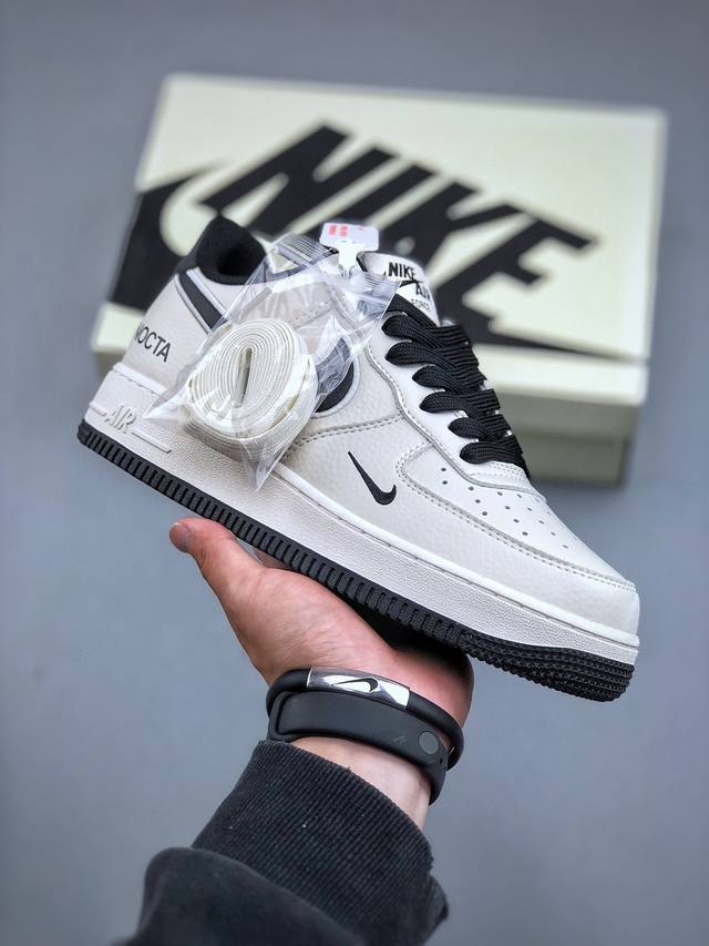 Nike Air Force 1 Low '07 白灰拼接 低帮空军一号休闲板鞋 定制皮料 原楦原纸板 纯正空军版型 高清洁度 内置全掌气垫 货号：N00224