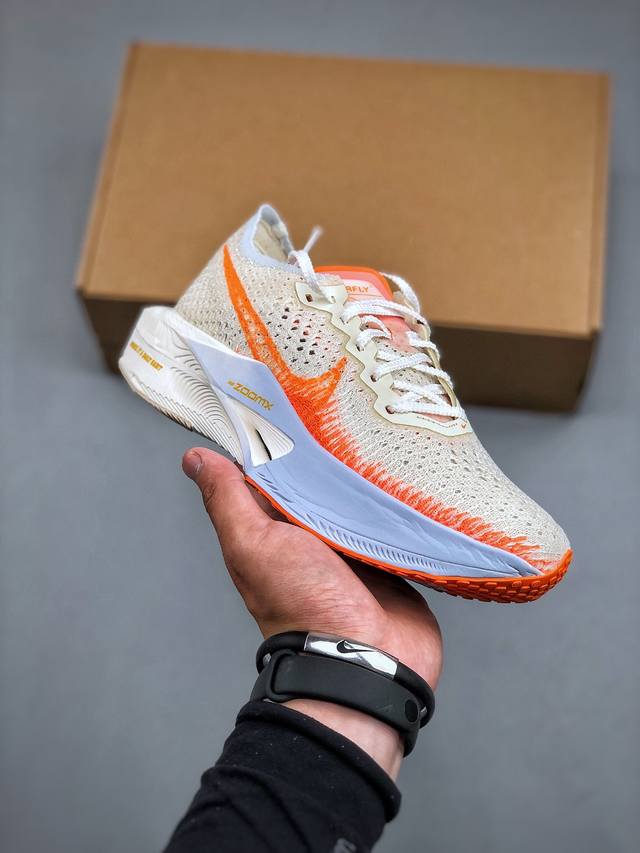 Nk Zoomx Vaporfly Next% 3 马拉松系列泡棉超轻缓震运动慢跑鞋 货号： Dv4130-101 .Xx .Js 尺码：36-40