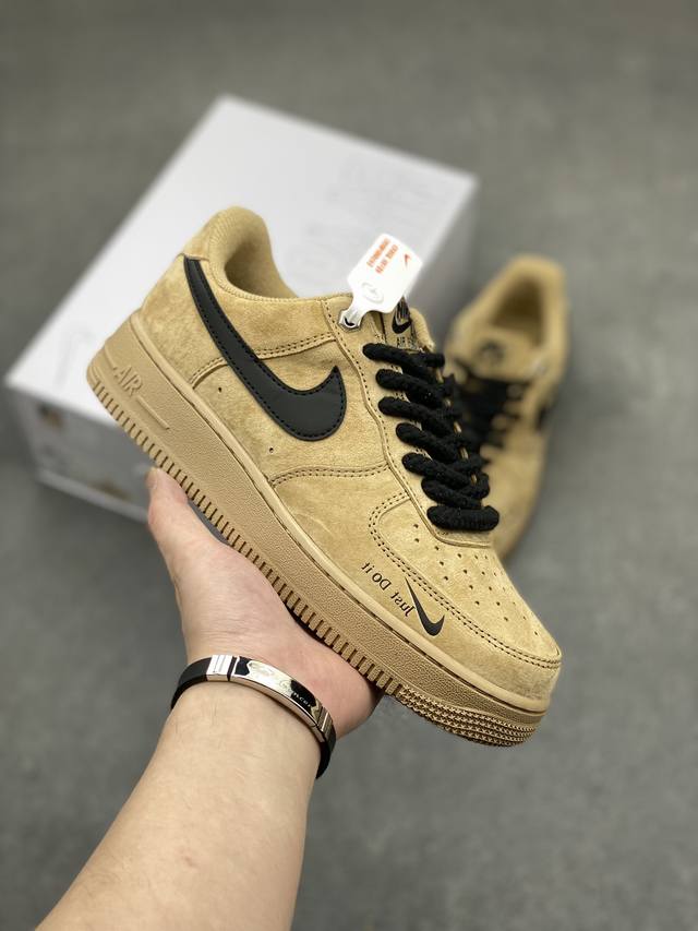 Nk Air Force 1‘07 Low 定制款 空军一号低帮休闲板鞋 定制皮料 原楦原纸板 纯正版型 高清洁度 内置全掌气垫 货号：Cw2288-111 尺