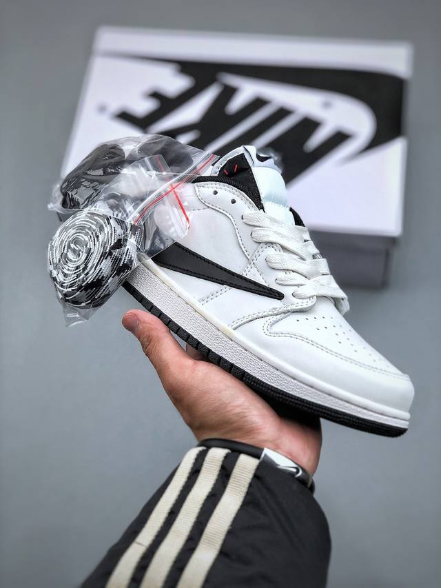 特价 Travis Scott X Air Jordan 1 白黑国内头部一线大厂品质 原鞋原楦头纸板 原厂数据开发打造 所有材料配套都是一线高规格配置 平台高