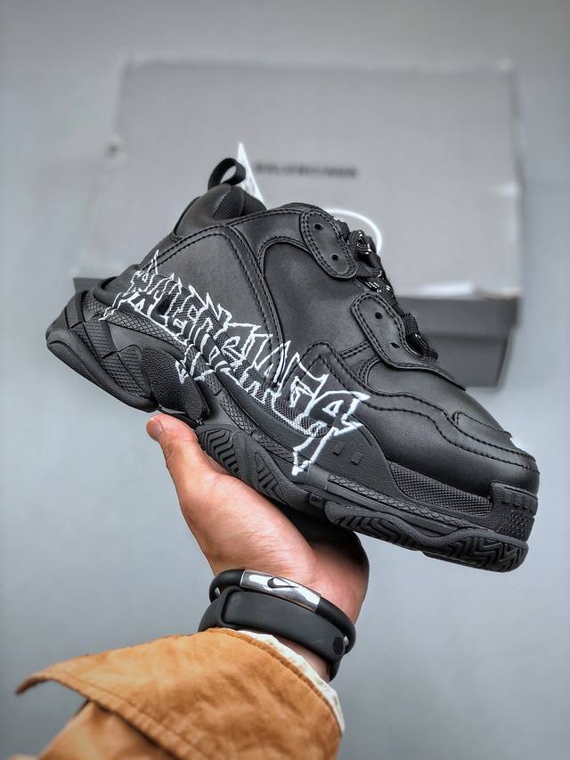 Ok版本 巴黎世家balenciaga Triple S Trainers Sneaker三倍增系列低帮时装复古姥爷风厚底增高百搭休闲运动鞋“黑白涂鸦logo”