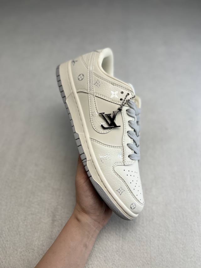 Nk Dunk Low Retro ”Diy高端定制“ 米白灰lv联名 低帮休闲运动板鞋 原装头层材料 用料绝不含糊 独家版型蒸餾加工帶來的是更好的视觉和脚感体