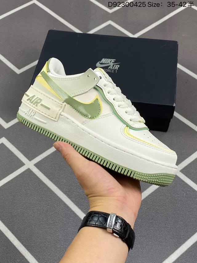 公司级真标半码nike耐克air Force 1 Shadow 轻量增高低帮百搭板鞋 拼接马卡龙 外观时尚大气，鞋底采用耐磨的材质，细致做工，彰显品牌魅力。鞋头