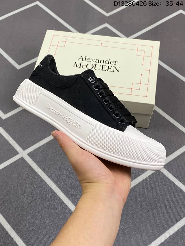 Alexander Mcqueen 麦坤 亚历山大 麦昆alexander Mcqueen Sole Sneakers全身20几个细节点全部做到一致还原 吊打市