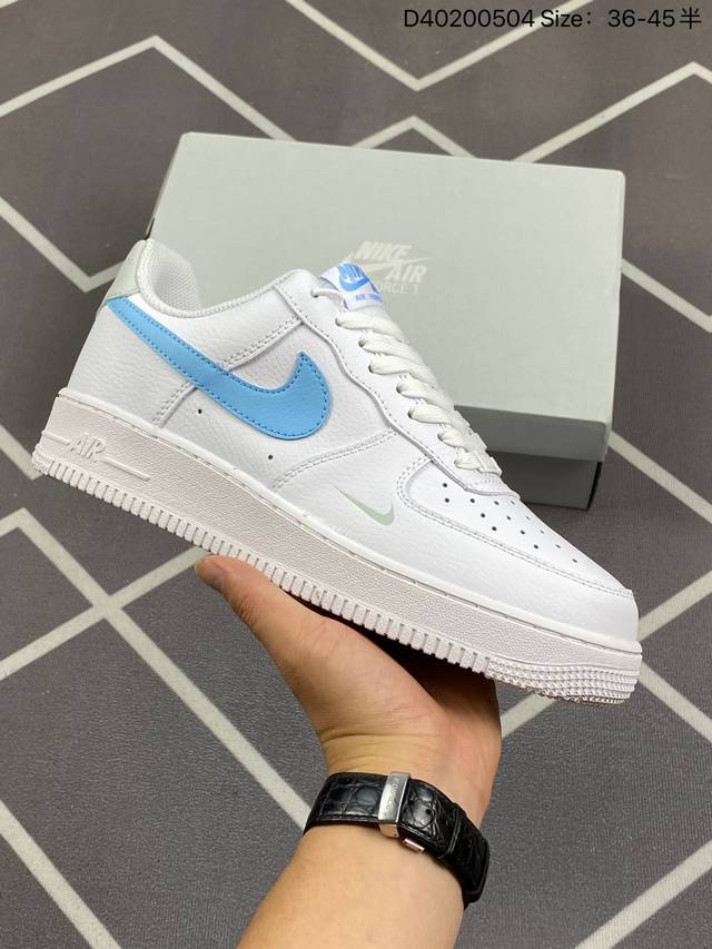 耐克nike Air Force 1 Low 空军一号低帮百搭休闲运动板鞋。柔软、弹性十足的缓震性能和出色的中底设计，横跨复古与现代的外型结合，造就出风靡全球三