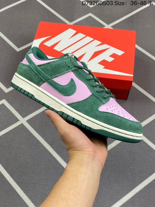 耐克 Nike Sb Dunk Low 运动鞋复古滑板鞋，尽情迈步，彰显个性风采。采用天然皮革，经久耐穿，塑就如元年款 Dunk 般的复古质感。 鞋头透气孔，搭