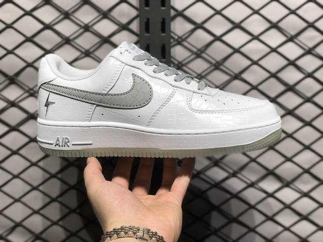 放店170 Air Force 1 Low 原装级别 原楦头原纸板 打造纯正空军版型专注外贸渠道 全掌内置蜂窝气垫 原盒配件 原厂中底钢印、拉帮完美 货号：Dd