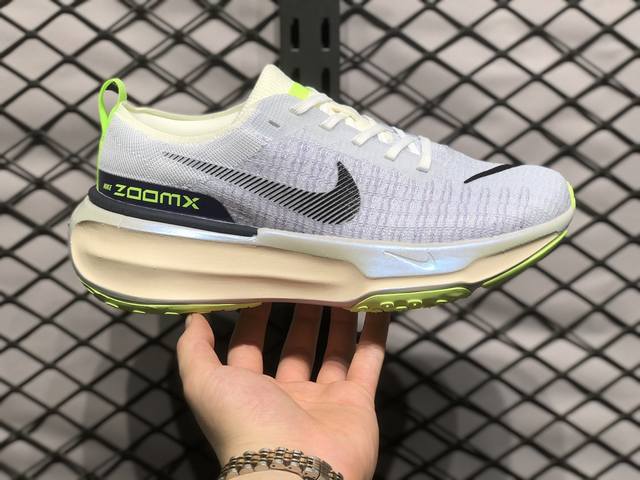 放店 Nike Zoom X Invincible Run Fk 3 马拉松机能风格运动鞋 实拍首发 #鞋款搭载柔软泡绵，在运动中为你塑就缓震脚感。设计灵感源自