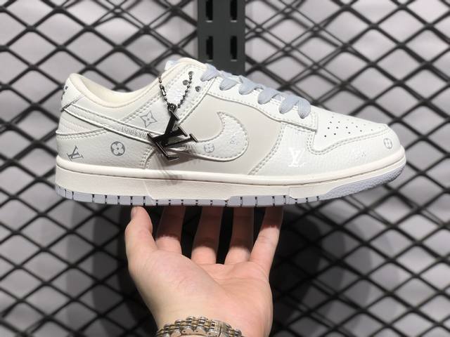 放店 Nike Dunk 全套原楦原模倾力打造完美版型 独家原厂航空铝磨具打磨大底 鞋头坡度极致还原 无解鞋型 原盒原配 圈内天花板工艺 原厂冲刀 超高清洁度