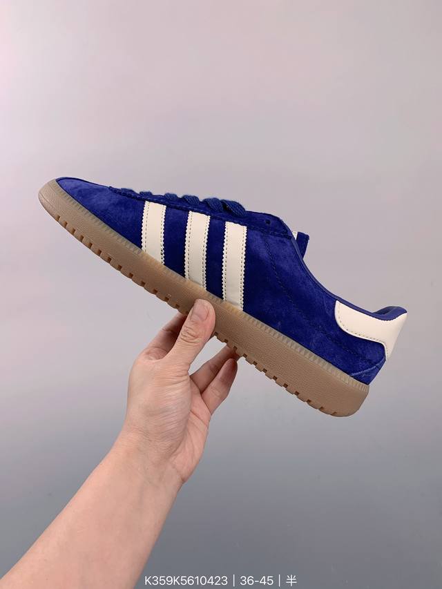 Adidas Originals Bermuda 绒面麂皮防滑耐磨轻便低帮板鞋整双鞋以传统的低帮呈现的清新造型鞋身以细腻的绒面麂皮包裹保证优秀质感的同时中底选择