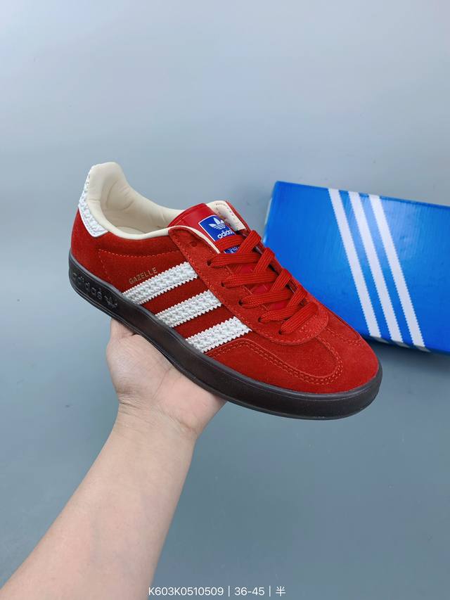 Adidas Originals 便為我們帶來了全新配色的 Adidas Gazelle Indoor ，經典的造型讓人愛不釋手。 Size：如图 编码：K60