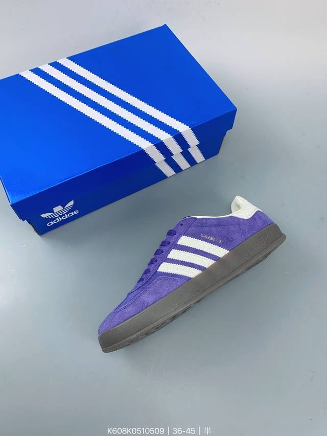 阿迪达斯 德训鞋 Adidas Originals Samba Og Shoes 经典运动鞋小白鞋 T头鞋 男女板鞋 彰显休闲摩登风情的时尚经典鞋。它诞生于50