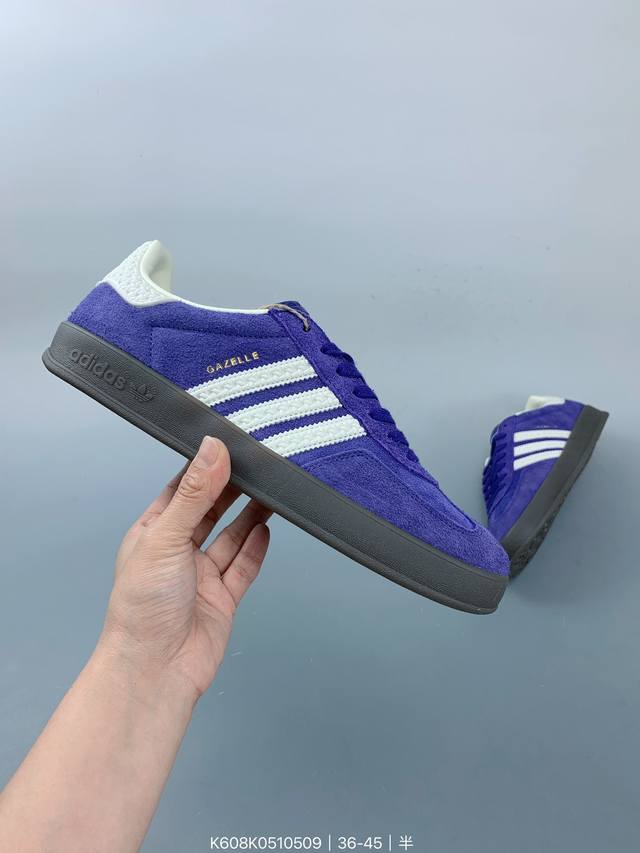 阿迪达斯 德训鞋 Adidas Originals Samba Og Shoes 经典运动鞋小白鞋 T头鞋 男女板鞋 彰显休闲摩登风情的时尚经典鞋。它诞生于50