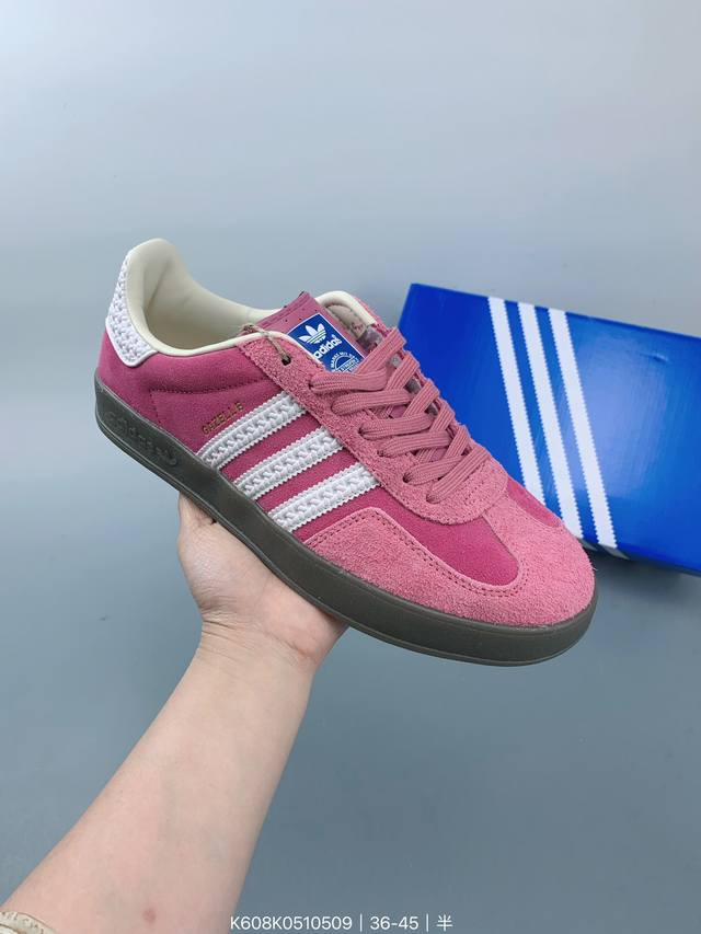 阿迪达斯 德训鞋 Adidas Originals Samba Og Shoes 经典运动鞋小白鞋 T头鞋 男女板鞋 彰显休闲摩登风情的时尚经典鞋。它诞生于50