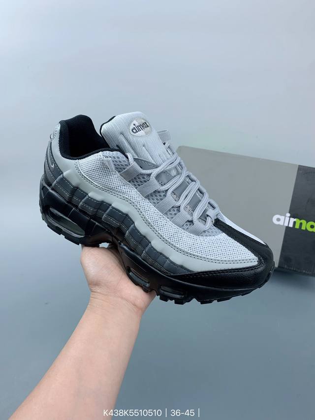 Nk Air Max 95 复古减震气垫跑鞋 经典重温 品质稳定 鞋款设计灵感源于人体构造 中底设计基于人体的脊柱构造 是整体设计的核心 Size：如图 编码：