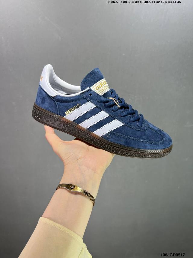 Adidas Handball Spezial 鞋舍感应韩国鬼佬指定订单。 Adidas Handball Spezial， 选用黑色麂皮制作鞋身，附装饰鞋侧三