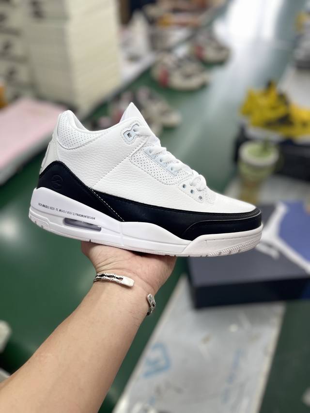 S版性价比头层长期福利 纯原air Jordan 3 Retro Cement Grey Aj3 乔3水泥灰 #整体以白色荔枝皮和打孔皮革，衬托深灰色爆裂纹。加