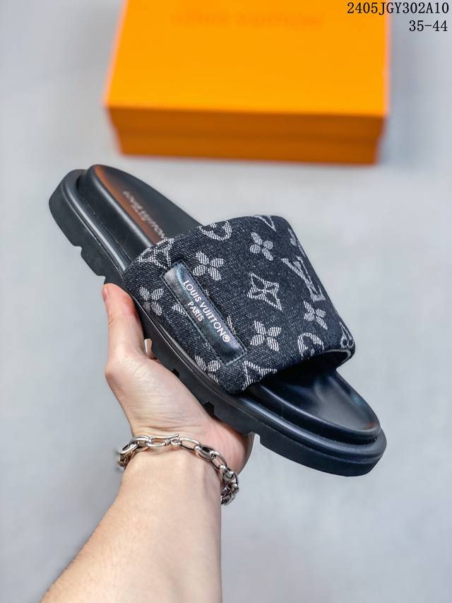 Louis Vuitton 路易威登 Lv 夏季新款休闲拖鞋 最高限定 超软踩屎感 明星同款 网红博主推荐 原版开模 代购版本 原版3D打印老花 环保胶水 水台