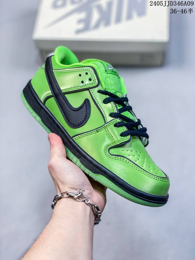 公司级带半码 耐克nike Sb Dunk Low 扣篮系列复古低帮休闲运动滑板板鞋。采用脚感柔软舒适zoomair气垫，有效吸收滑板等极限运动在落地时带来的冲