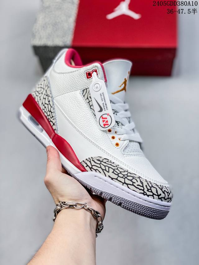 Air Jordan Legacy 三合一312 #采用进口头层皮为底。 有着交错结合的设计，它的名字就展现出它所包含的鞋款元素，312 分别对应了 Air J