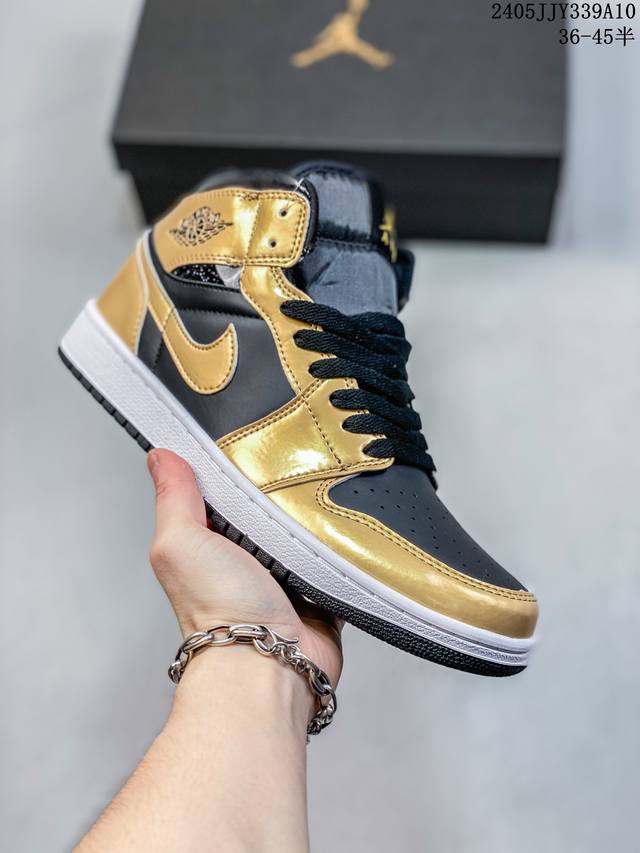 耐克 Nike Air Jordan 1 Retro High Og 乔丹一代aj1 乔1 Aj1 高帮篮球鞋复刻运动鞋 皮面高帮板鞋的设计灵感源自运动夹克，带