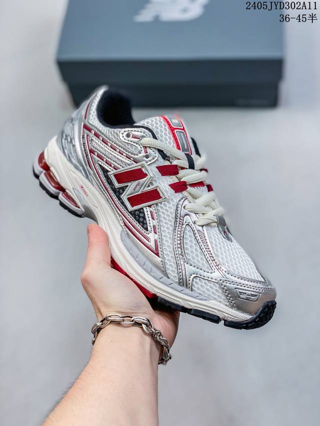 真标带半码！ 新百伦new Balance 1906 复古跑鞋 小红书爆款 Nb1906这双鞋确实是nb家经典复古款式之一，以全新科技诠释，成功打造1906鞋款