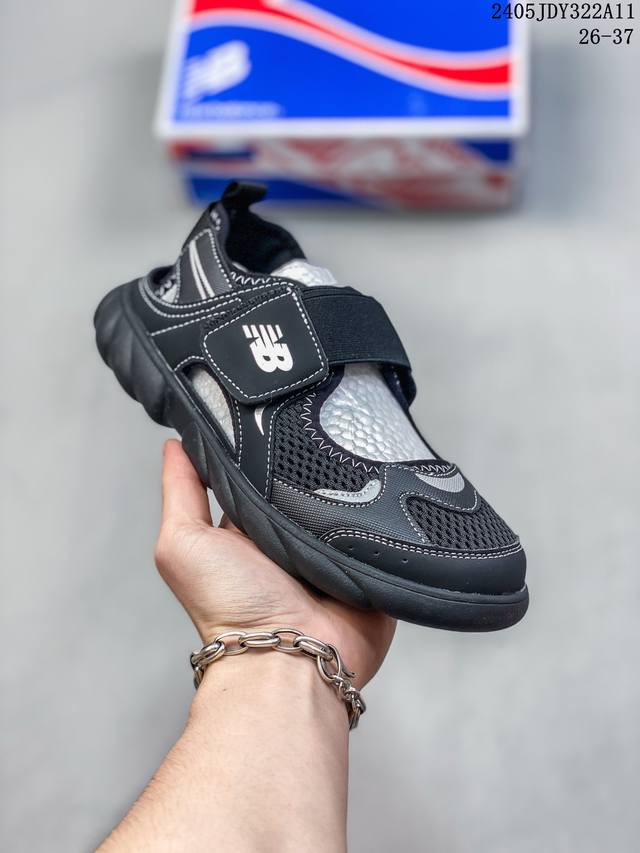 Balenciaga 10Xl字母凉鞋 Balenciaga 新款10Xl字母凉鞋最新最火爆的网红款儿童防前后踢凉鞋网鞋 巴黎世家欧洲站走秀款双色底魔术贴男女童