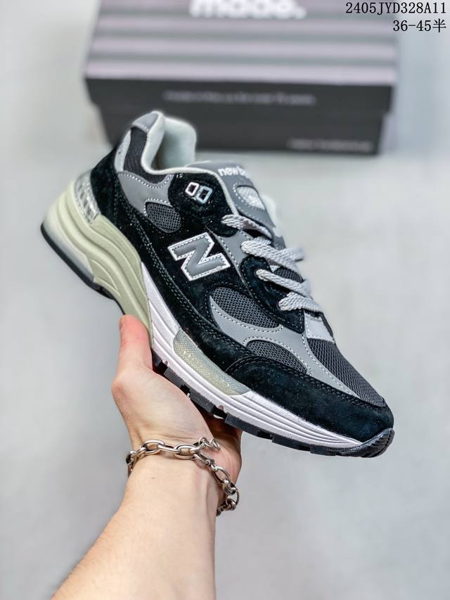 简介：工装大佬西山彻主理品牌联乘mc1Aps X New Balance新百伦nb Made In Usa Nb992系列 美产血统经典复古休闲运动百搭跑步鞋