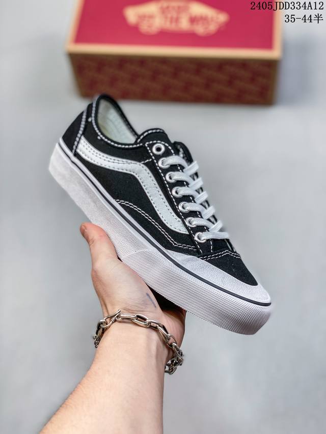 Vans Style 36 Cecon Sf 黑白新版翻盖鞋盒 重磅回归 权志龙包头杀人鲸 低帮硫化休闲板鞋 安纳海姆手工工艺 加入当下火爆的杀人鲸半月包头 塑