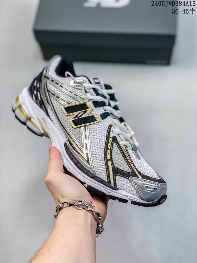 真标带半码！ 新百伦new Balance 1906 复古跑鞋 小红书爆款 Nb1906这双鞋确实是nb家经典复古款式之一，以全新科技诠释，成功打造1906鞋款