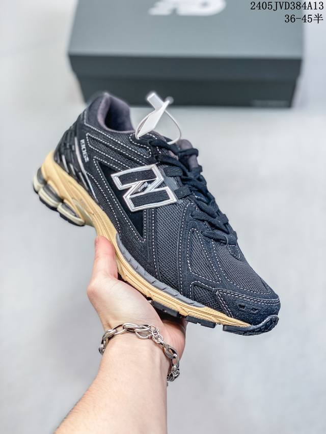 真标带半码！ 新百伦new Balance 1906 复古跑鞋 小红书爆款 Nb1906这双鞋确实是nb家经典复古款式之一，以全新科技诠释，成功打造1906鞋款