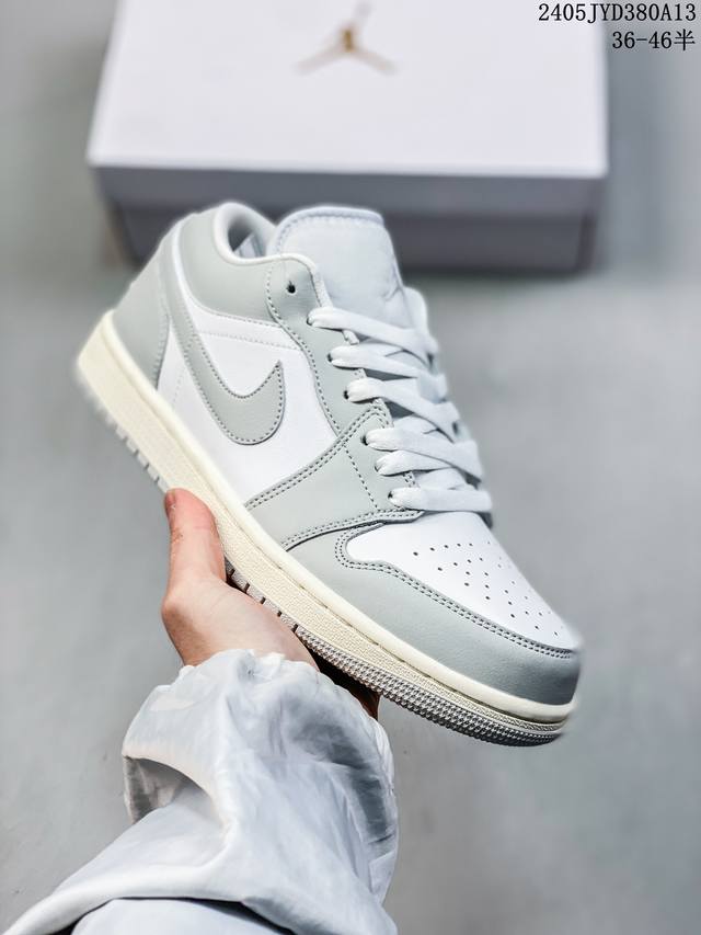 公司级air Jordan 1 Low Wmns ”Jade Smoke“ 低帮 Aj1 乔丹1代 Aj1 乔1 低邦 黑绿 男女同款 乔丹篮球鞋系列 整体以黑