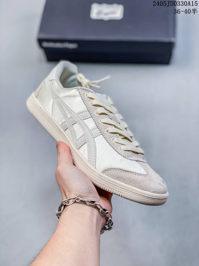 亚瑟士 Onitsuka Tiger Tokuten 复古低帮休闲跑鞋 炎夏必备 Tokuten的灵感来源于80年代的室内用鞋 T-Toe前足补强设计 室内鞋的