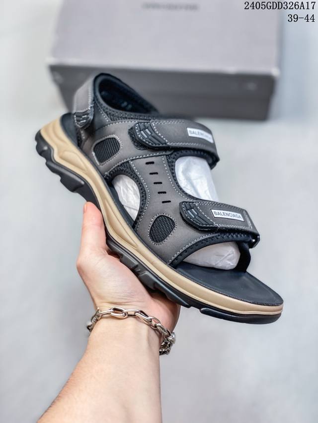 Balenciaga 巴黎世家，全部采用原档案原楦数据开发，原装环保去臭环型鞋垫，中底搭载轻量发泡eva缓震中底，组合防滑橡胶大底法国高端奢侈品牌-巴黎世家ba