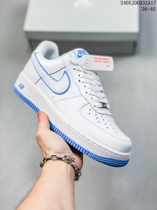 公司级耐克nike Air Force 1 Low 空军一号低帮百搭休闲运动板鞋。柔软、弹性十足的缓震性能和出色的中底设计，横跨复古与现代的外型结合，造就出风靡