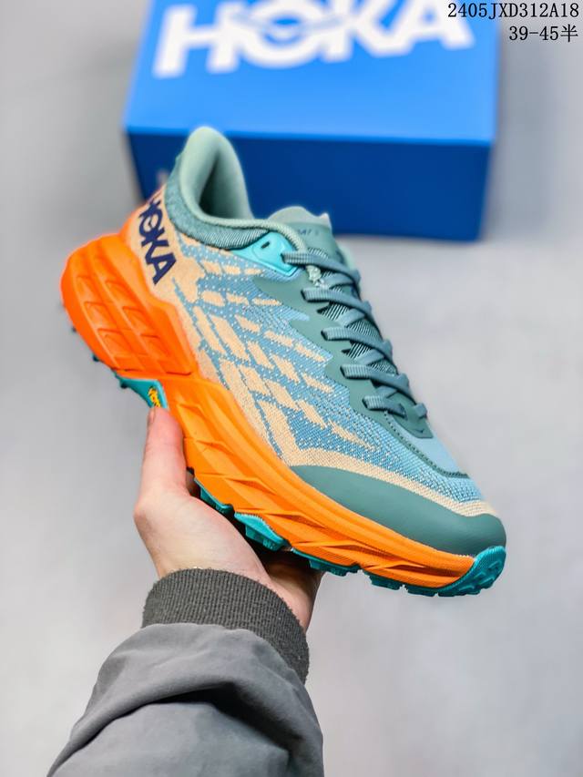 公司级hoka One One Speedgoat 5 户外越野跑步鞋 飞速羚羊 5 系列 新一代工程网纱鞋面 在确保鞋面稳定性的同时减少了固定胶条的使用 鞋面