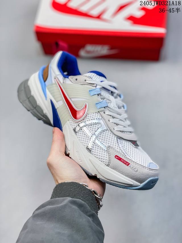 公司级nike V2K Runtekk 减震防滑复古低帮跑步鞋 材质上使用大面积网眼 皮革 Tpu 组成 支撑和透气性肯定不错 中底处由 Cushlon 泡绵打